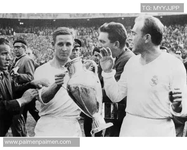 21号队服足球明星的传奇故事与场上风采解析